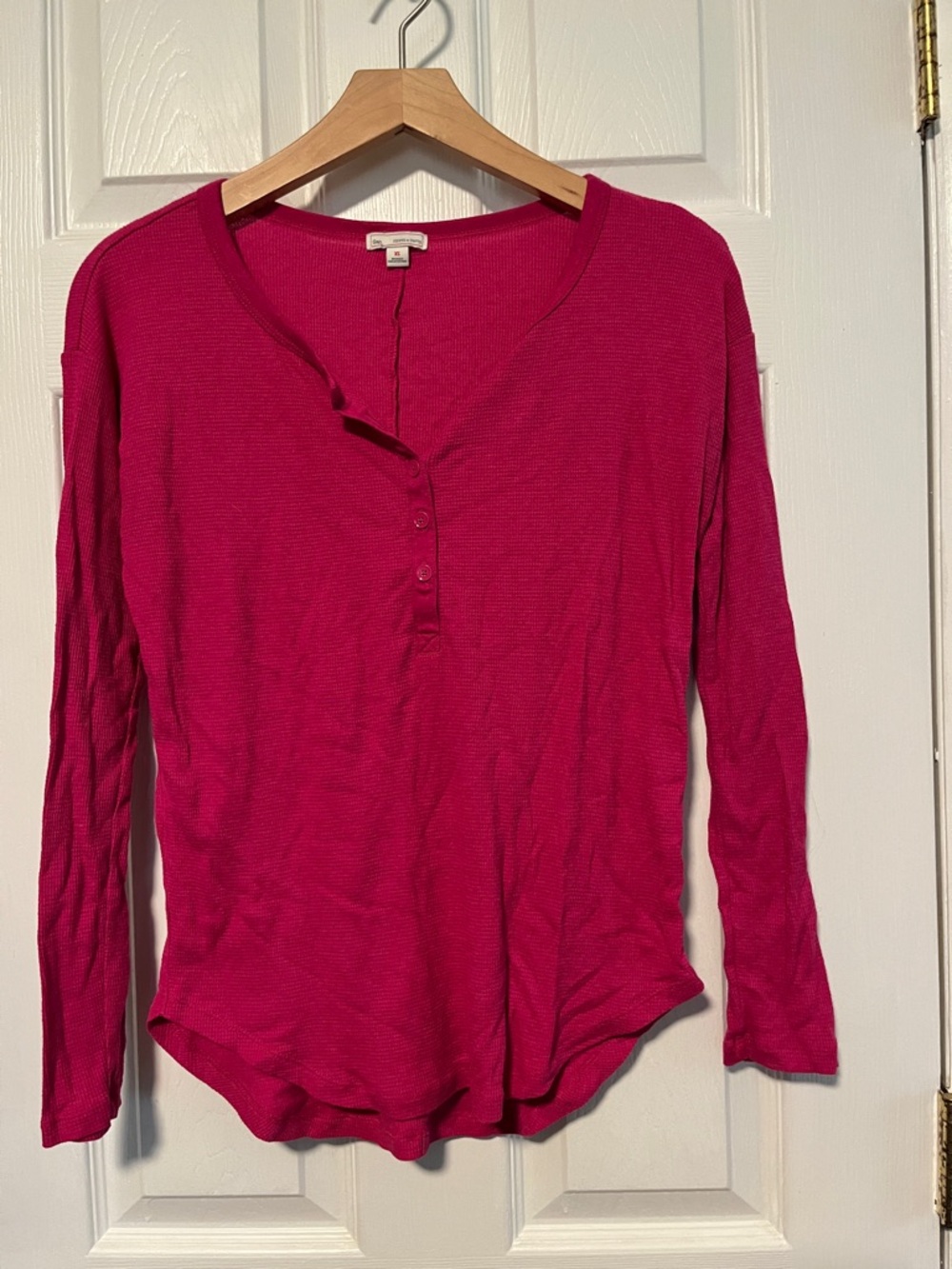 GAP Women's Long-Sleeve Henley in Fuchsia